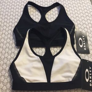 Oakley Icon Sports Bra Bundle (Blackout & White)
